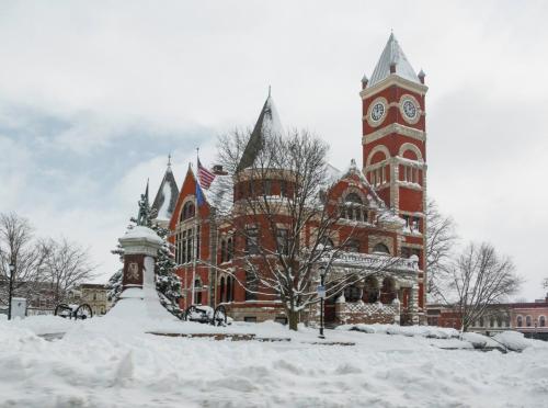 Green County Courthouse - Snow