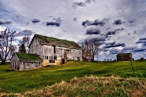 Neglected Barn HDR